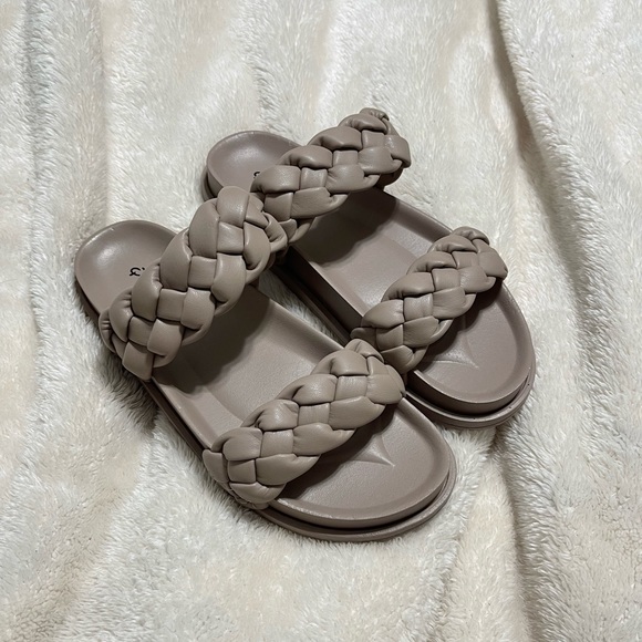 Brand New Qupid Braided Sandels - Picture 1 of 3